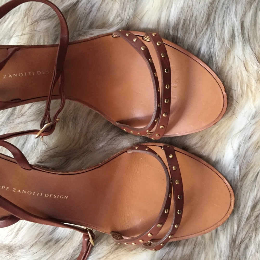 Authentic Giuseppe Zanotti Design Leather Sandal ⭐️ - Picture 3 of 7